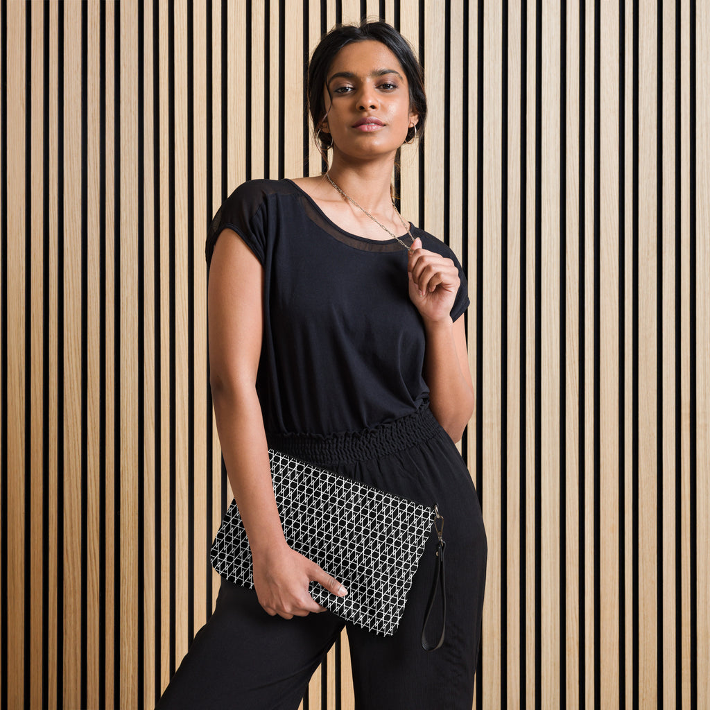 DIAMOND WEAVE™ NOIR CROSSBODY BAG