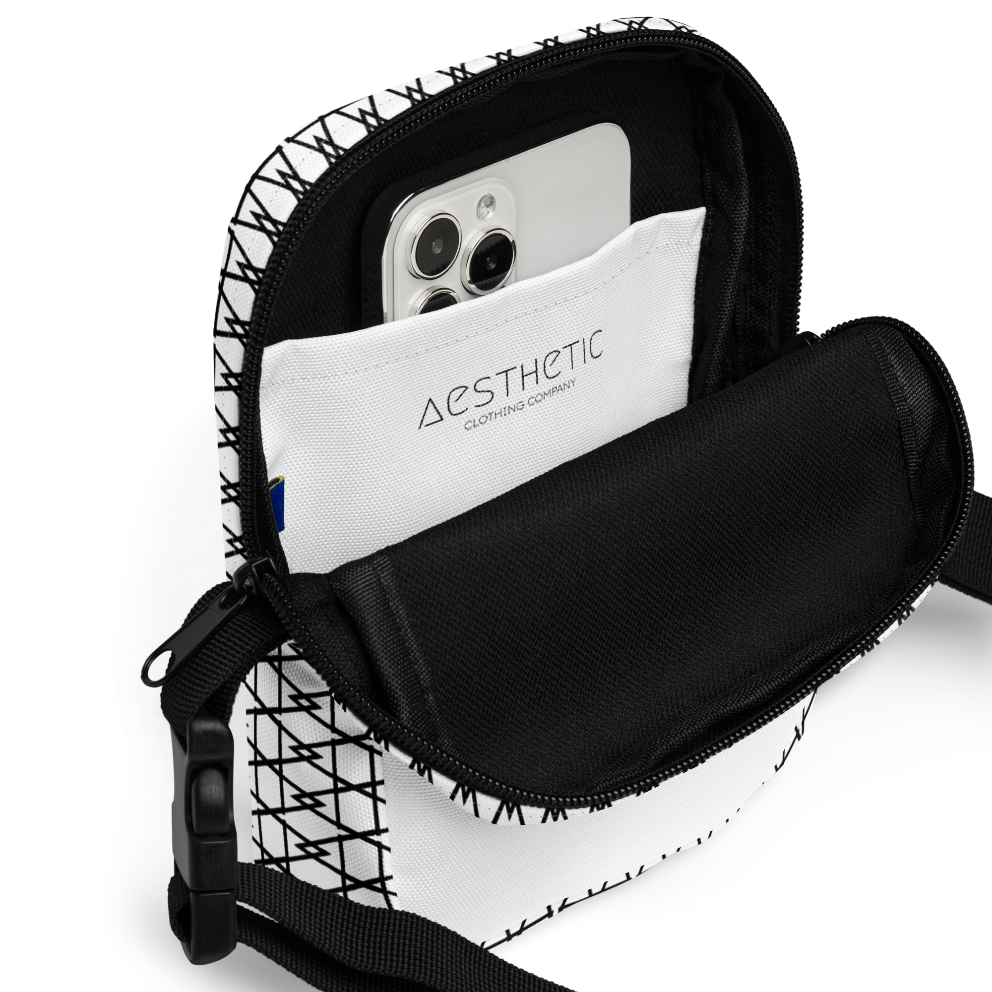 DIAMOND WEAVE™ CROSSBODY MESSENGER BAG